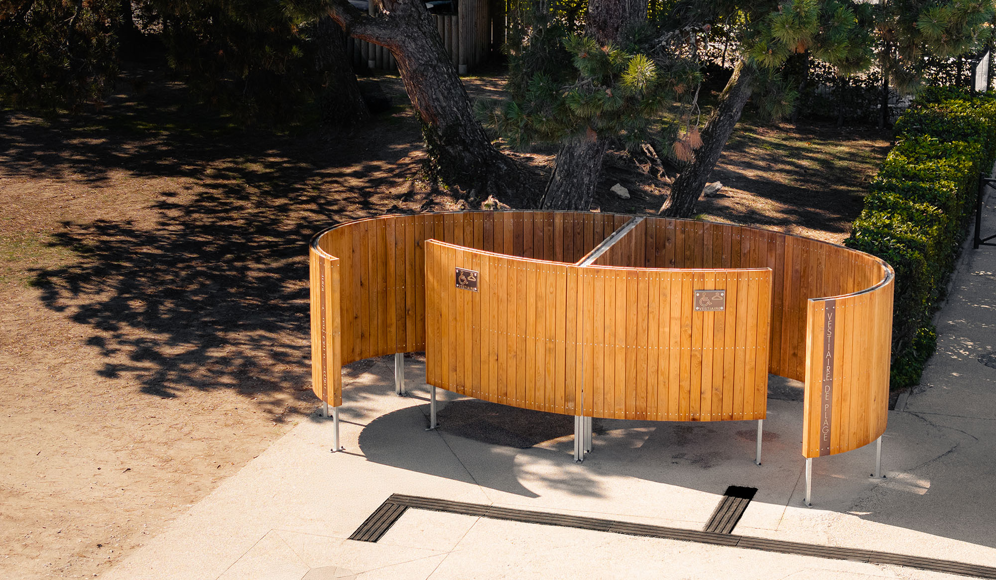 mobiliers urbains contemporains Onlywood