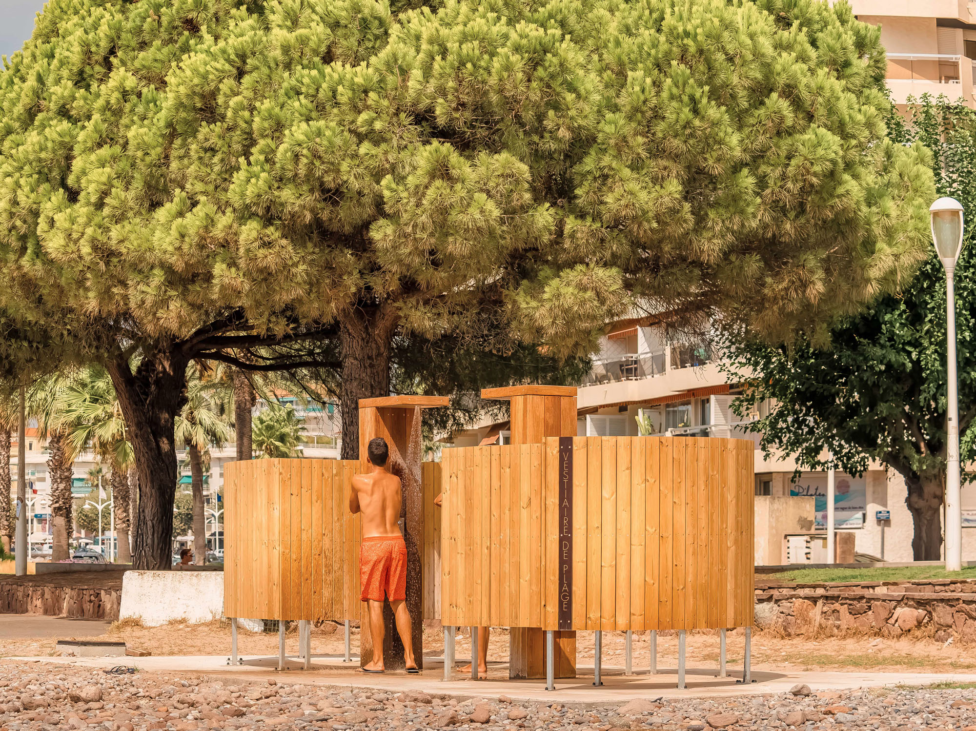 MOBILIER EXTÉRIEUR POUR PROJETS D'URBANISME